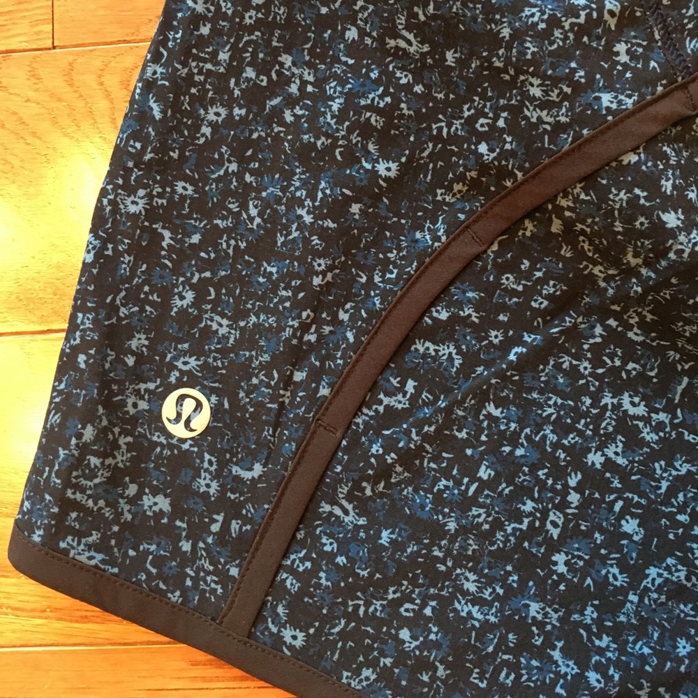 🎁Lululemon Run Times Short-Daisy Dust Illuminight Black-12🎁 - Picture 5 of 11